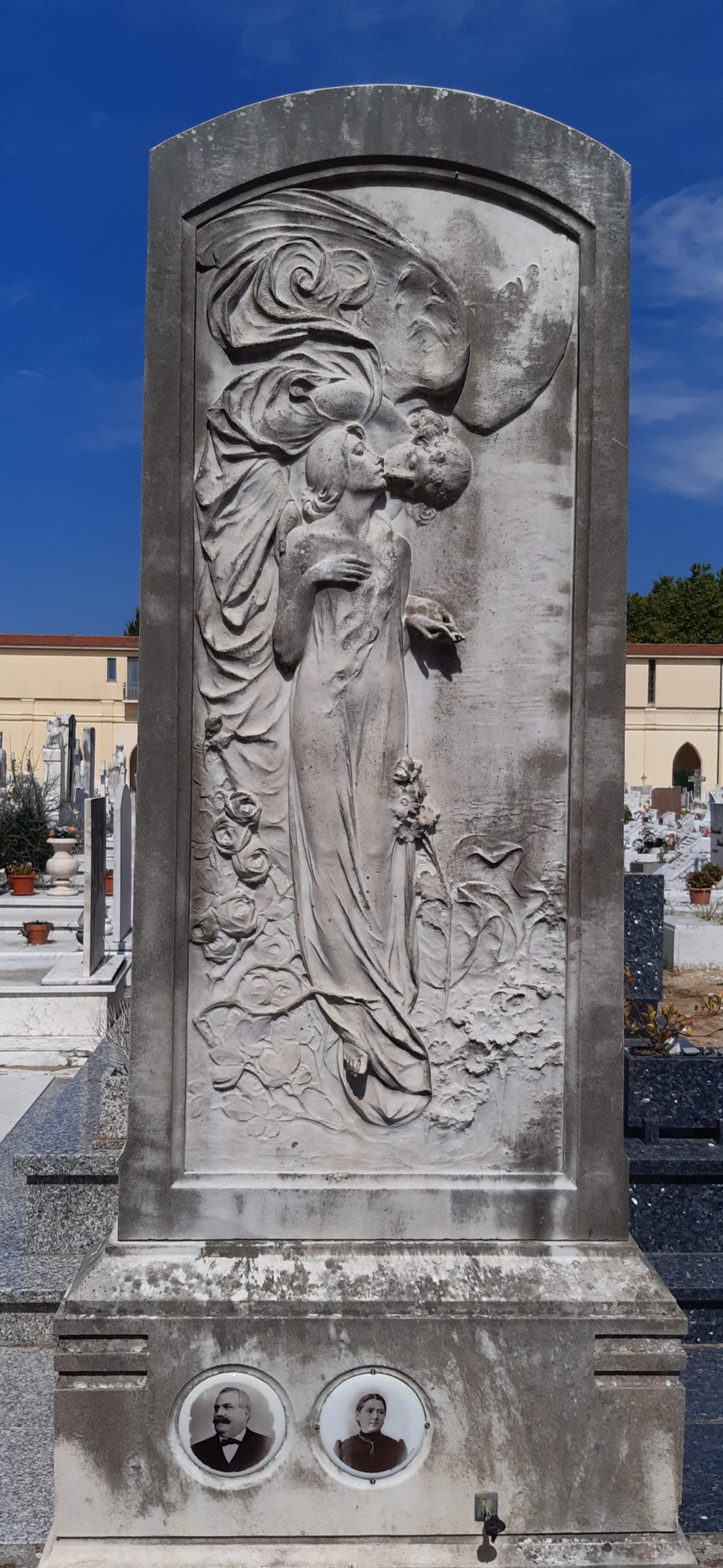 iCARE - Servizi cimiteriali - Viareggio - Arte - 06